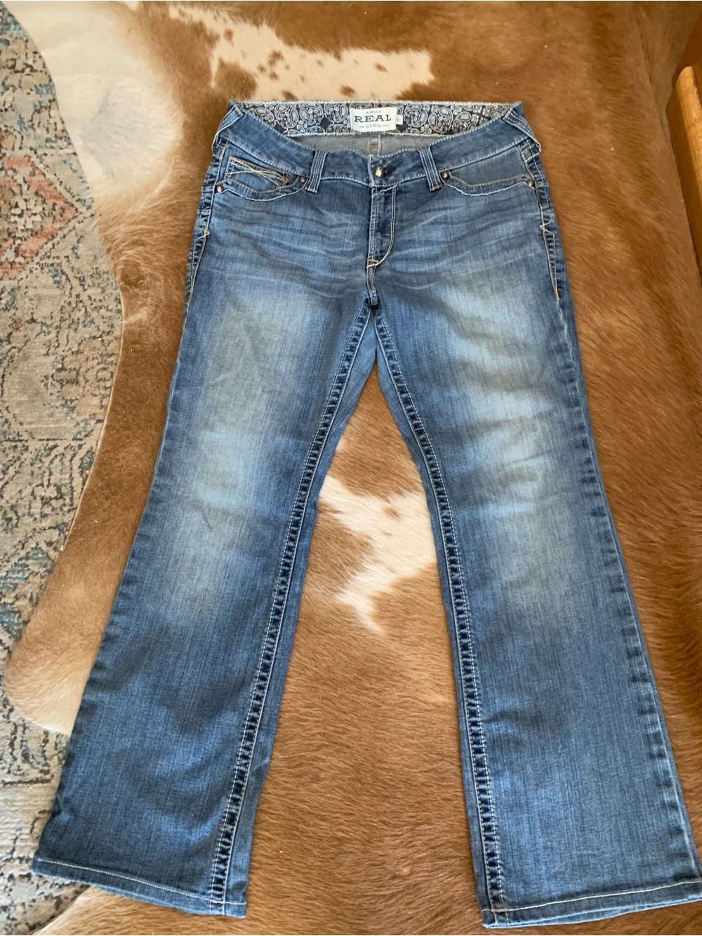 Women’s Ariat REAL Jeans 32R Design on Pockets Stretch Western Cowgirl